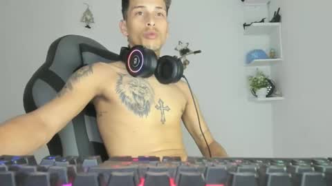 Snapshot of carlossmi01 chatting on 01.08.26 carlossmi01 online show from 01.08.26