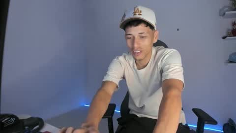 Snapshot of carlossmi01 chatting on 04.07.26 carlossmi01 online show from 04.07.26