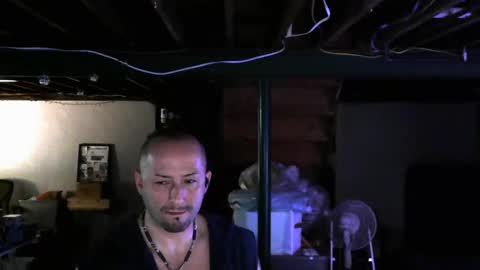Carl online show from 01.02.25