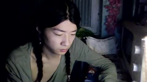 CarlyJoy online show from 11.28.25