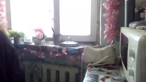 CarlyJoy online show from 12.16.25