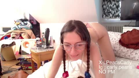 Snapshot of carlypearls chatting on 05.16.26 Carly Pearls online show from 05.16.26