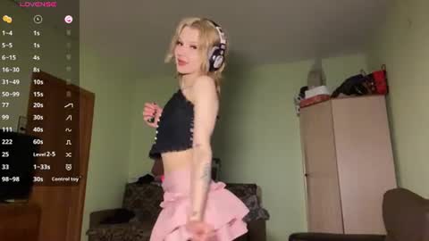 Snapshot of carmenlavelli chatting on 06.18.26 Elina online show from 06.18.26