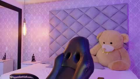 Snapshot of caro_adams1 chatting on 11.24.25 caro_adams1 online show from 11.24.25