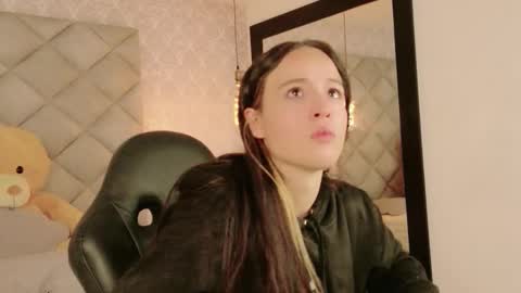 Snapshot of caro_adams1 chatting on 12.05.25 caro_adams1 online show from 12.05.25