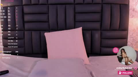 Snapshot of caro_martinezz chatting on 12.24.24 online show from 12.24.24