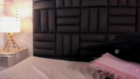 Snapshot of caro_martinezz chatting on 01.31.25 online show from 01.31.25