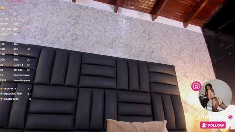 Snapshot of caro_martinezz chatting on 02.04.25 online show from 02.04.25