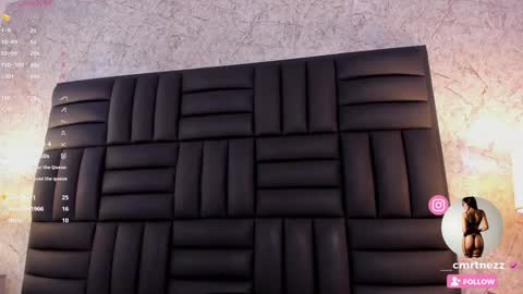 Snapshot of caro_martinezz chatting on 02.06.25 online show from 02.06.25