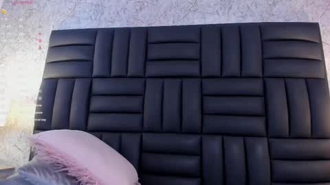 Snapshot of caro_martinezz chatting on 02.14.25 online show from 02.14.25