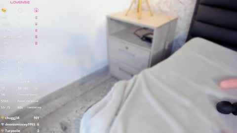 Snapshot of caro_martinezz chatting on 03.01.25 online show from 03.01.25