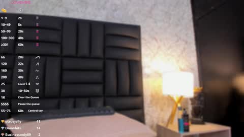 Snapshot of caro_martinezz chatting on 03.06.25 online show from 03.06.25