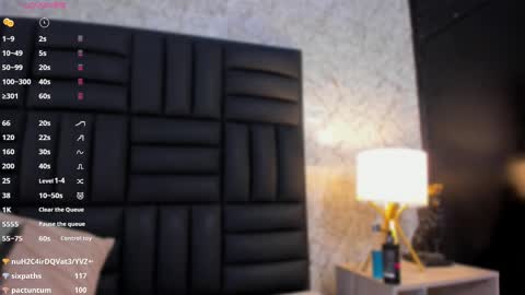 Snapshot of caro_martinezz chatting on 03.12.25 online show from 03.12.25