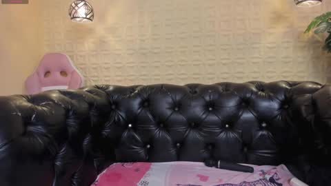 Snapshot of caro_sexyhot chatting on 09.14.25 carolina online show from 09.14.25