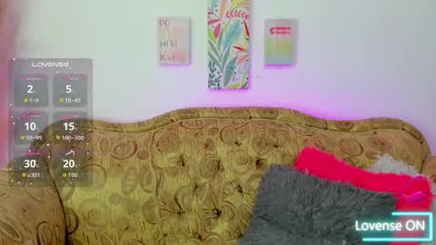 Snapshot of carohot_cg chatting on 10.18.25 carohot_cg online show from 10.18.25