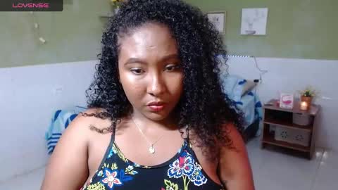 Snapshot of caroldelatorre chatting on 01.10.25 Carol de la torre online show from 01.10.25