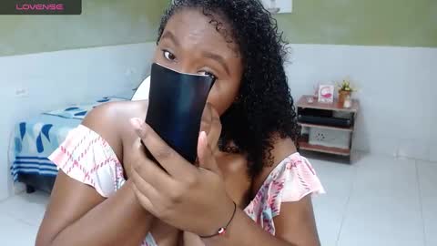 Snapshot of caroldelatorre chatting on 01.20.25 Carol de la torre online show from 01.20.25
