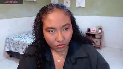 Snapshot of caroldelatorre chatting on 02.20.25 Carol de la torre online show from 02.20.25