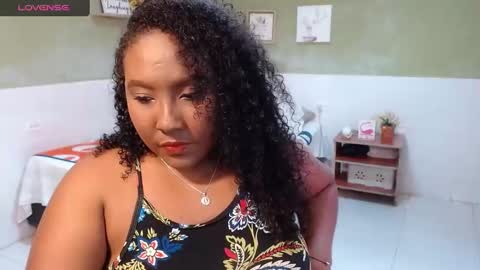 Snapshot of caroldelatorre chatting on 02.27.25 Carol de la torre online show from 02.27.25