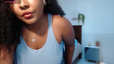 Snapshot of caroldelatorre chatting on 10.01.25 Carol de la torre online show from 10.01.25