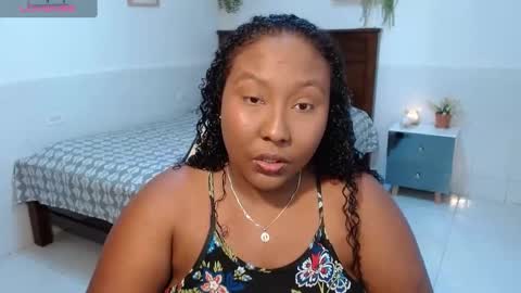 Snapshot of caroldelatorre chatting on 10.06.25 Carol de la torre online show from 10.06.25