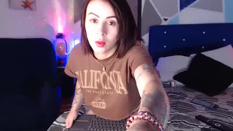 Carolin Moore online show from 12.17.25