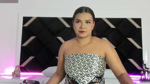 Snapshot of carolina_evannss chatting on 05.04.26 carolina_evannss online show from 05.04.26
