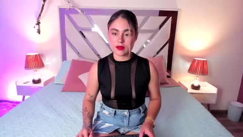Snapshot of carolina_torres25 chatting on 04.18.26 carolina_torres25 online show from 04.18.26