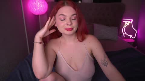 Snapshot of carolinadia chatting on 12.04.24 carolinadia online show from 12.04.24