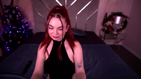 Snapshot of carolinadia chatting on 01.09.25 carolinadia online show from 01.09.25