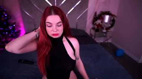 Snapshot of carolinadia chatting on 01.12.25 carolinadia online show from 01.12.25