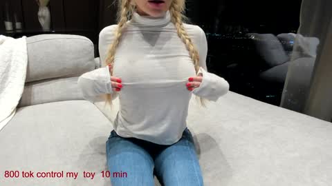 Snapshot of carolinaherera chatting on 01.12.25 Lina.I will online 1 December   online show from 01.12.25