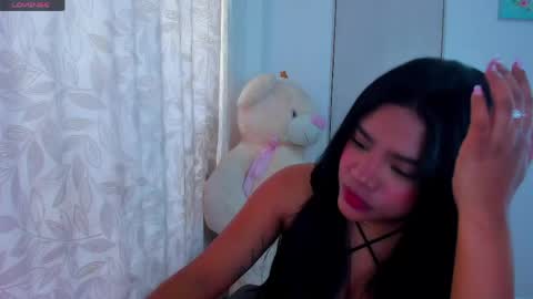 Snapshot of carolinalovehot chatting on 04.28.26 Carolina online show from 04.28.26