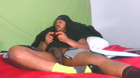 carolinayungin96 online show from 09.15.25