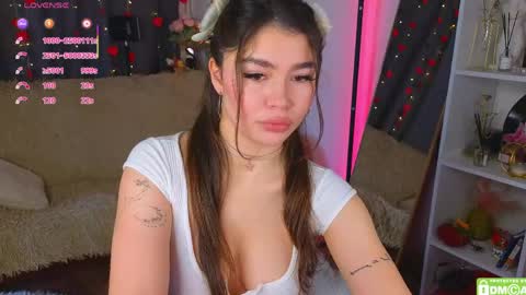 Snapshot of caroline_brown0 chatting on 04.02.26 Caroline online show from 04.02.26