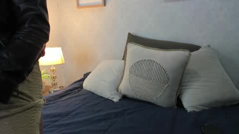  Caroline  online show from 12.18.25