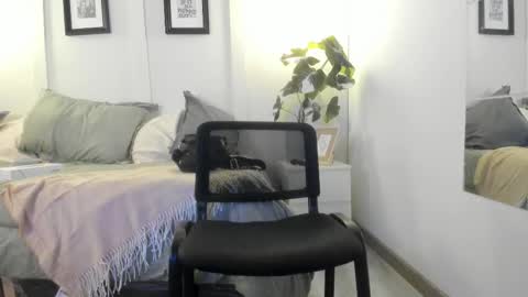  Caroline  online show from 02.08.26