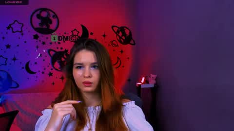 Snapshot of caroline_honeyy chatting on 07.05.26 Caroline online show from 07.05.26