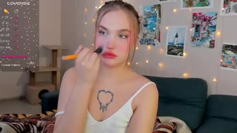 Caro online show from 01.08.25