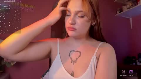 Snapshot of caroline_kiparis chatting on 04.30.26 Caro online show from 04.30.26