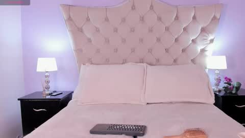 Caroline online show from 10.07.25