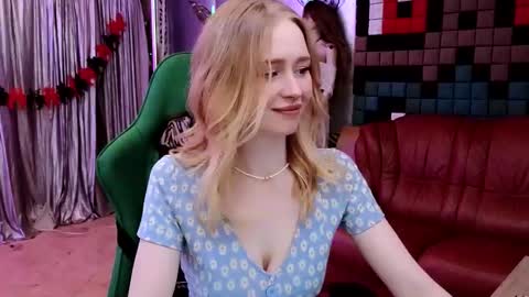 Caroline online show from 11.11.25