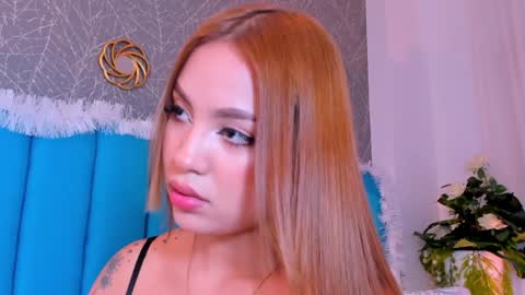 Snapshot of carolineegarcia chatting on 12.17.24 CarolineeGarcia online show from 12.17.24