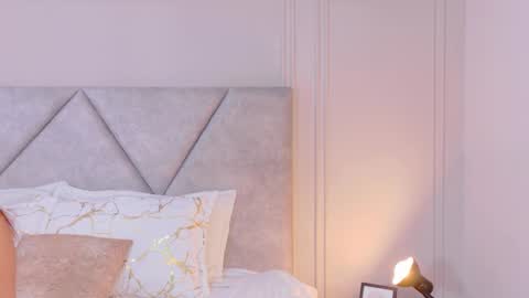 Caroline online show from 04.10.26