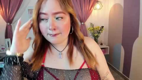 Snapshot of carolineevanss1 chatting on 09.27.25 Carolinee  online show from 09.27.25