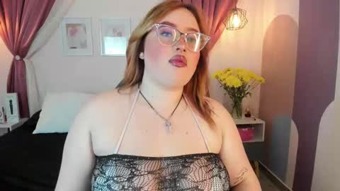 Snapshot of carolineevanss1 chatting on 10.03.25 Carolinee  online show from 10.03.25