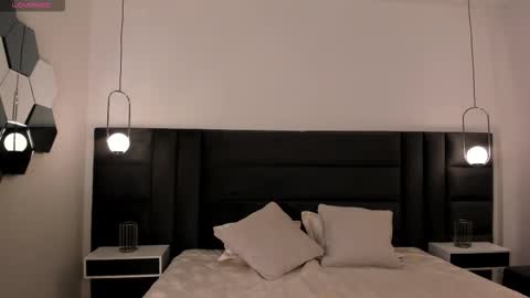 Caro online show from 12.17.25