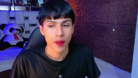 Snapshot of carolinejesh chatting on 01.08.26 carolinejesh online show from 01.08.26