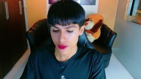 Snapshot of carolinejesh chatting on 01.10.26 carolinejesh online show from 01.10.26