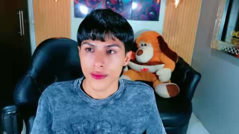 Snapshot of carolinejesh chatting on 01.11.26 carolinejesh online show from 01.11.26